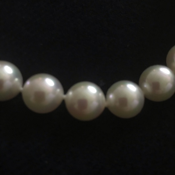 MAJORICA 18” length Pearls with Earings. Traditional and Classic - Picture 7 of 14